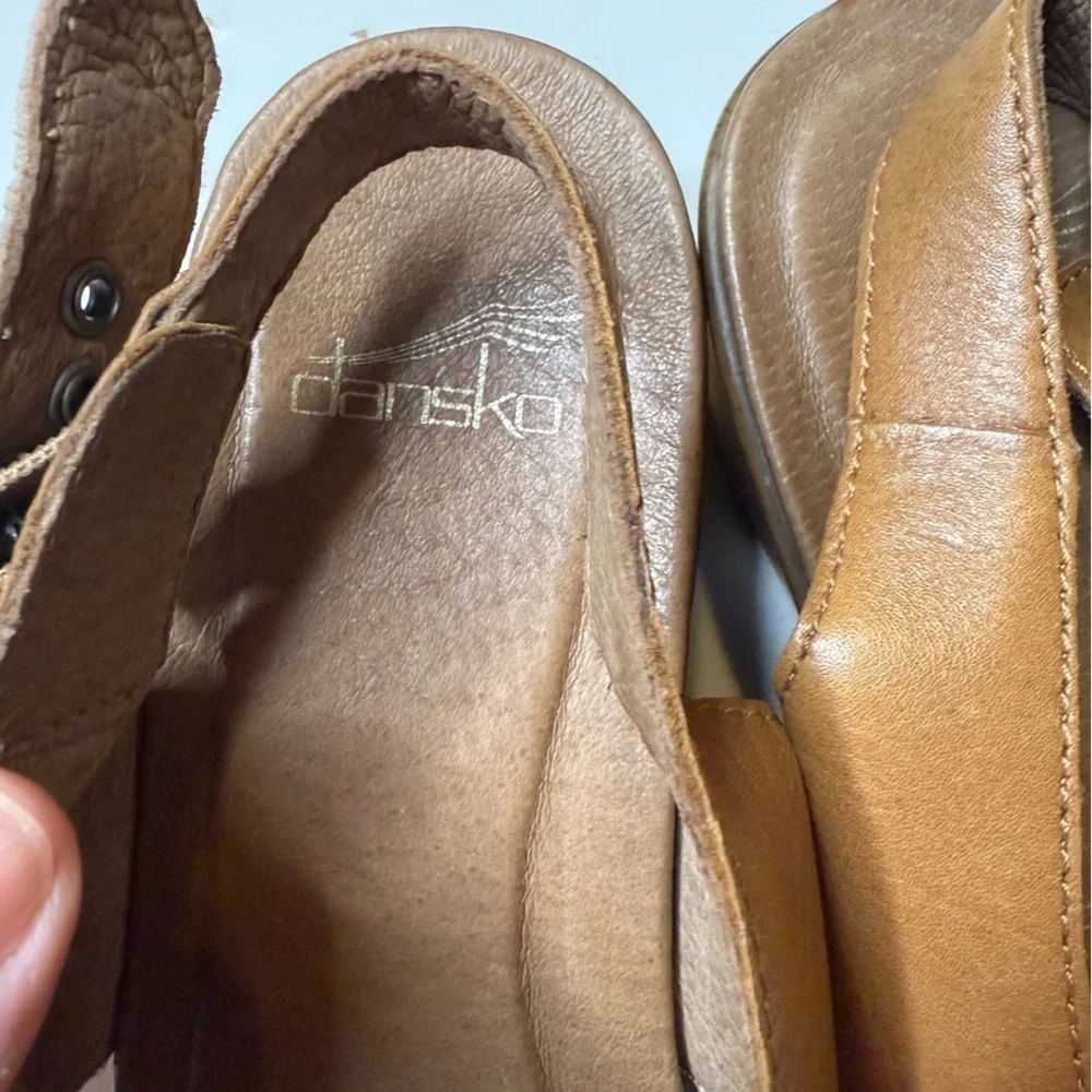 Dansko Jacinda Women's Two-Tone Brown Wedge Sandals Size 37 GUC